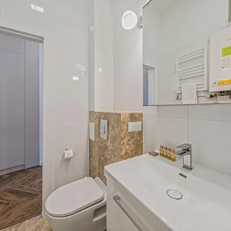 Διαμέρισμα Parkowa Kamienica With Balcony Σόποτ