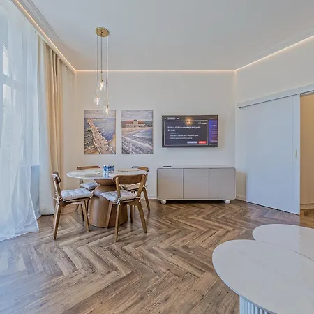 Διαμέρισμα Parkowa Kamienica With Balcony